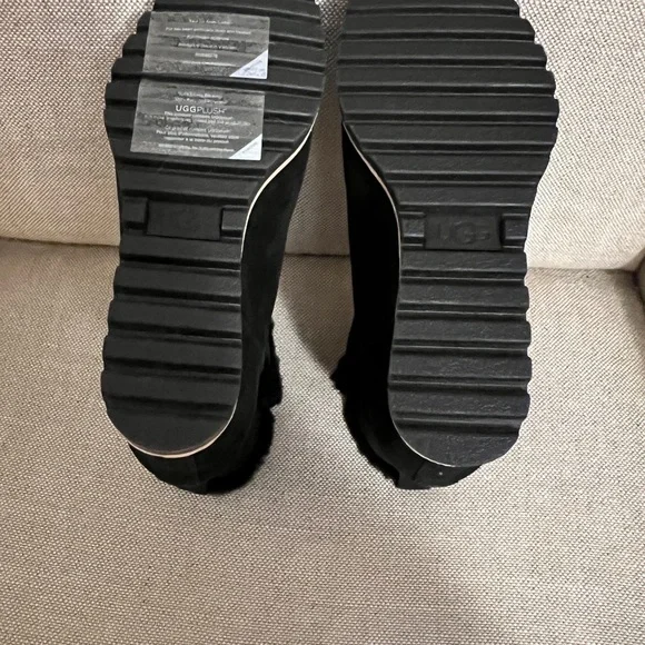 NEW In the Box UGG Black Suede Winter Boots - Picture 7 of 11